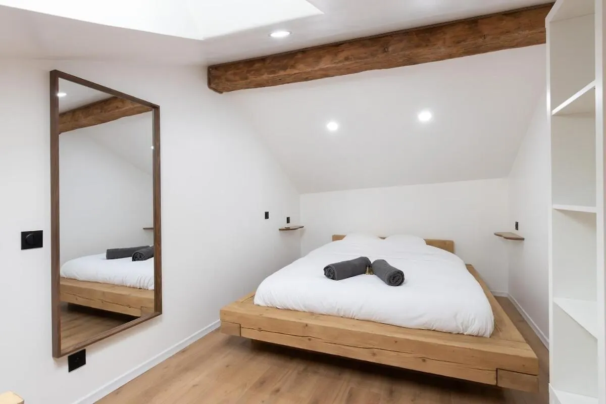 Cabana & Le Cosy Curial Chambery 0*,  France